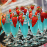 Photo des cocktails sur le buffet du mariage