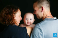 Shooting photo studio en famille avec bébé